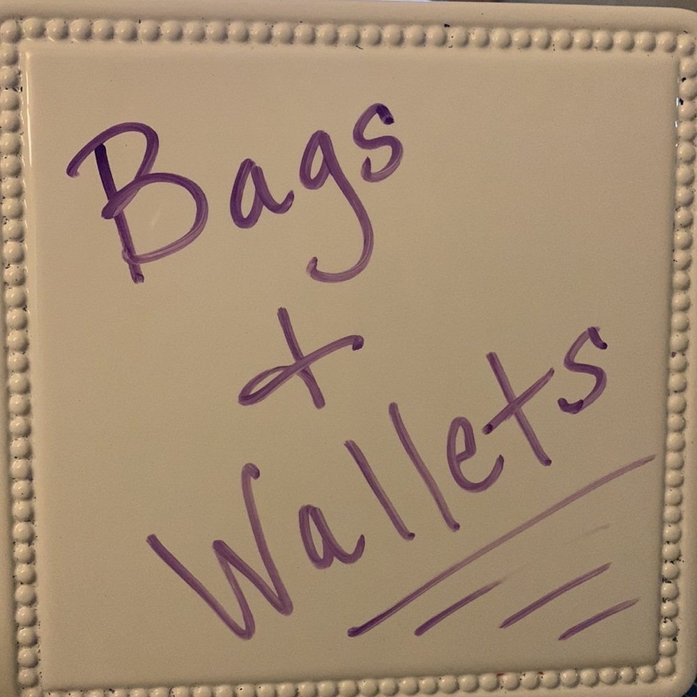 👜👛PURSES, BAGS, TOTES, & WALLETS—- OH MY😱